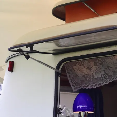 Oma Edda - Glamping In Kultigem Wohnwagen Auf Seeblick Kamp alanı