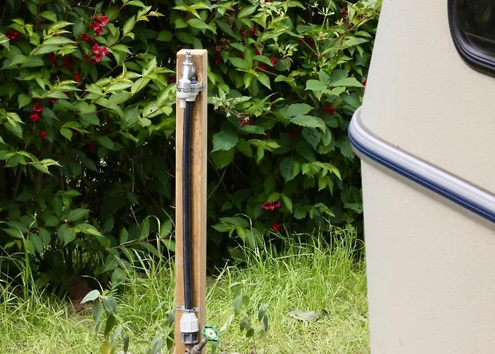 Oma Edda - Glamping In Kultigem Wohnwagen Auf Seeblick *