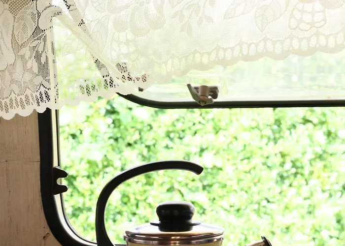 Oma Edda - Glamping In Kultigem Wohnwagen Auf Seeblick * Neustadt in Holstein