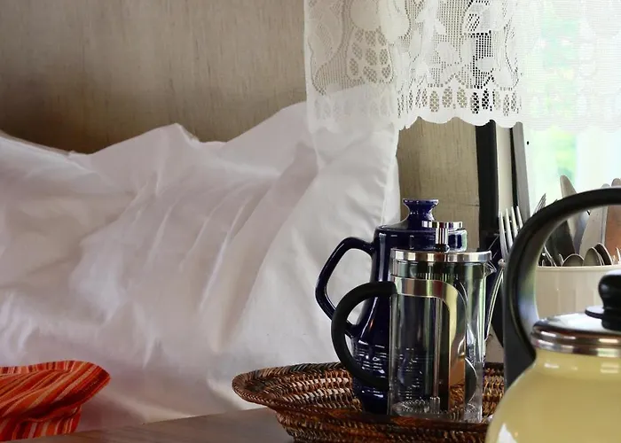 Oma Edda - Glamping In Kultigem Wohnwagen Auf Seeblick *