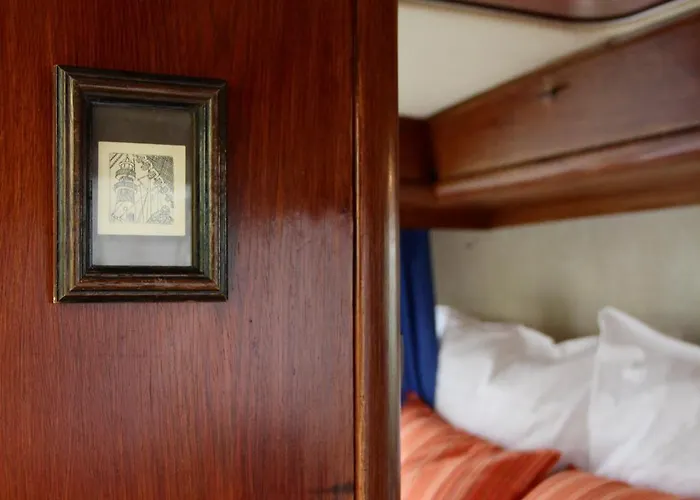 Oma Edda - Glamping In Kultigem Wohnwagen Auf Seeblick * Neustadt in Holstein